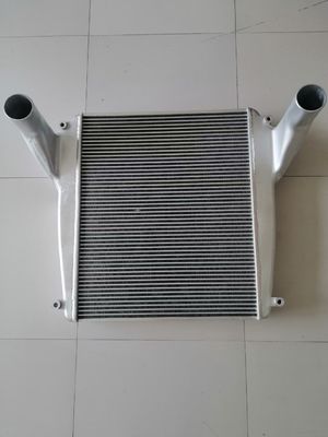 Bộ làm mát xe tải Nissan UD CD4 590 * 750 Màu bạc