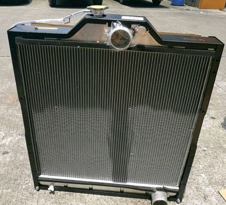 Xe nâng Mitsubishi FV515 / Bộ tản nhiệt xe tải hạng nặng