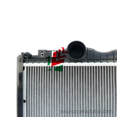 tản nhiệt xe tải hạng nặng Hệ thống làm mát Động cơ Xe tải Thùng nhựa lõi nhôm Oe 2433149 2439720 2439722 Dành cho SCANIA Trúc